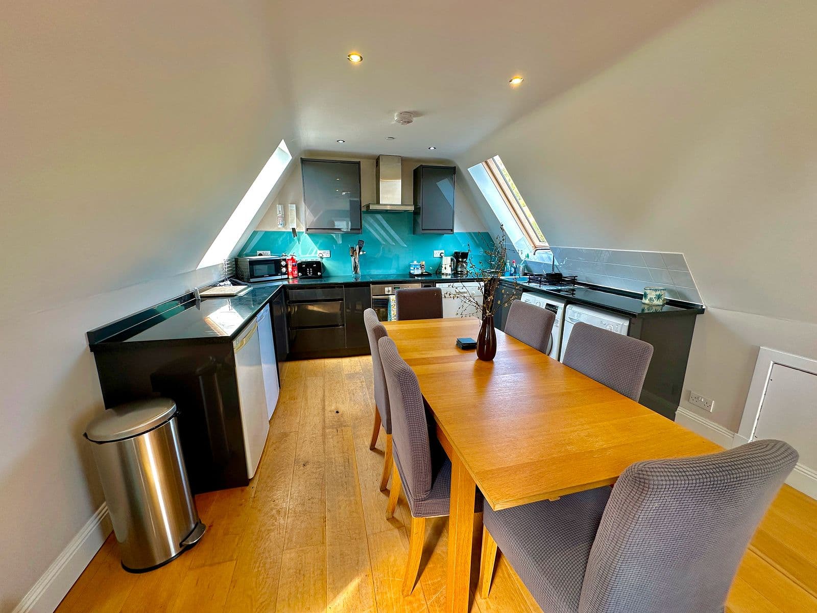 lochside apartment kitchen 1.jpg