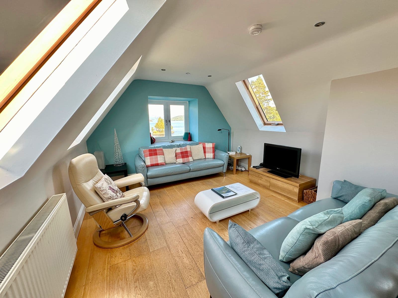 Beautiful, modern apartment with breathtaking views over Loch Katrine